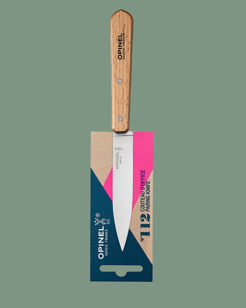 knife on green background