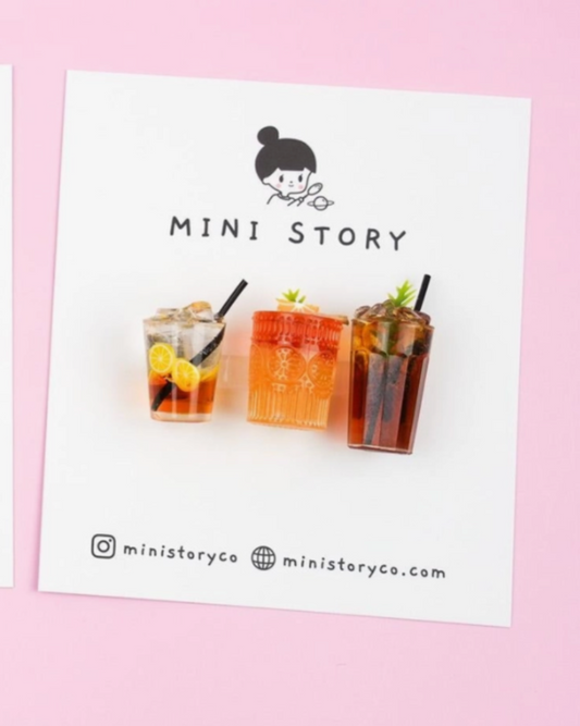 Two cards with drinks and 'Mini Story' branding on a pink background